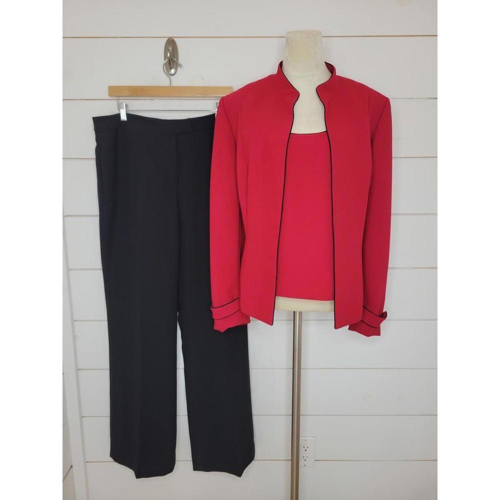 Stresa ASL Size 16 red & black 3 piece shell pant & blazer suit